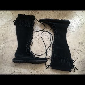 Sexy, trendy, black suede lace up moccasin boots!